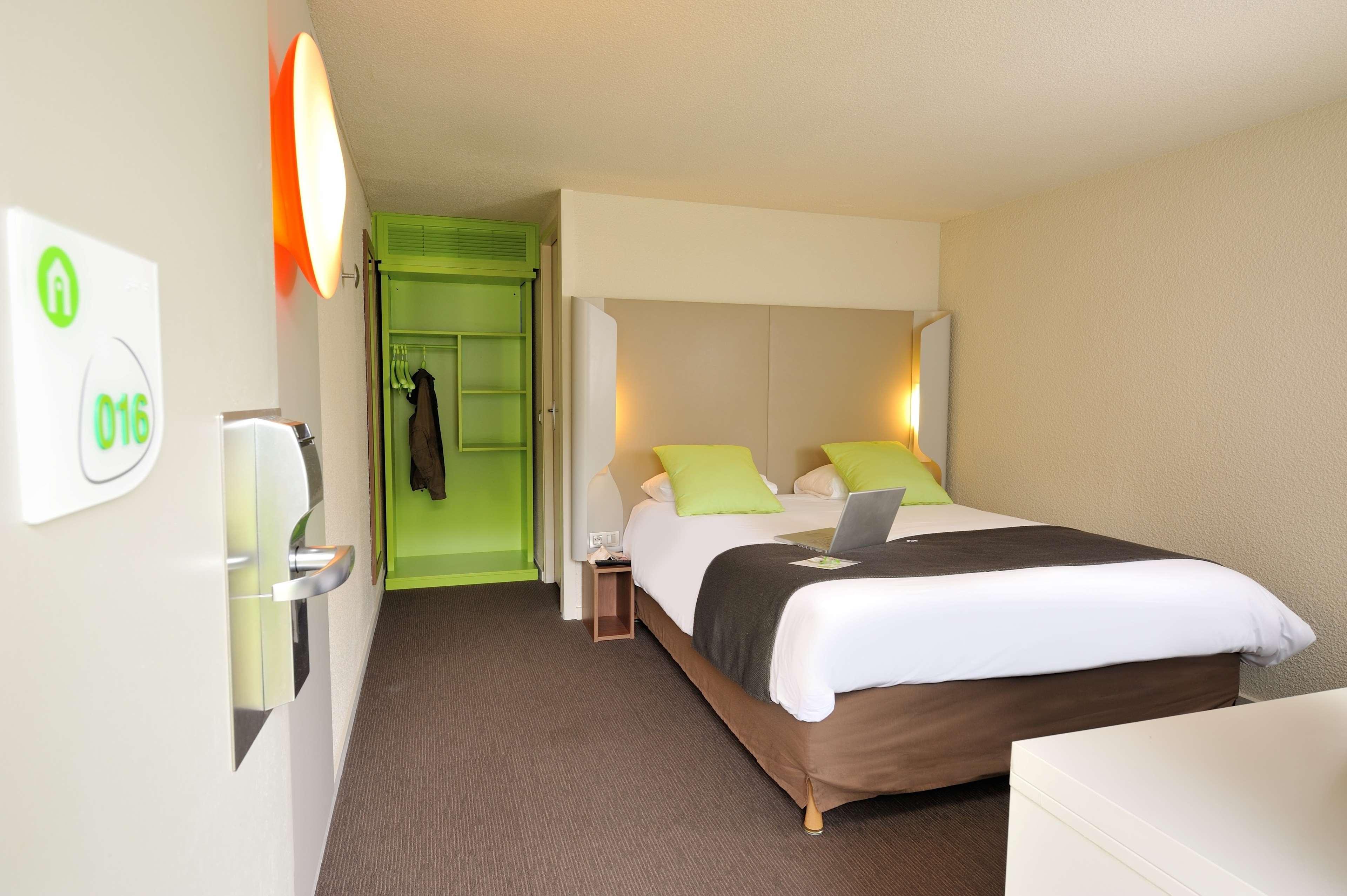 Campanile Hotel Бове Экстерьер фото